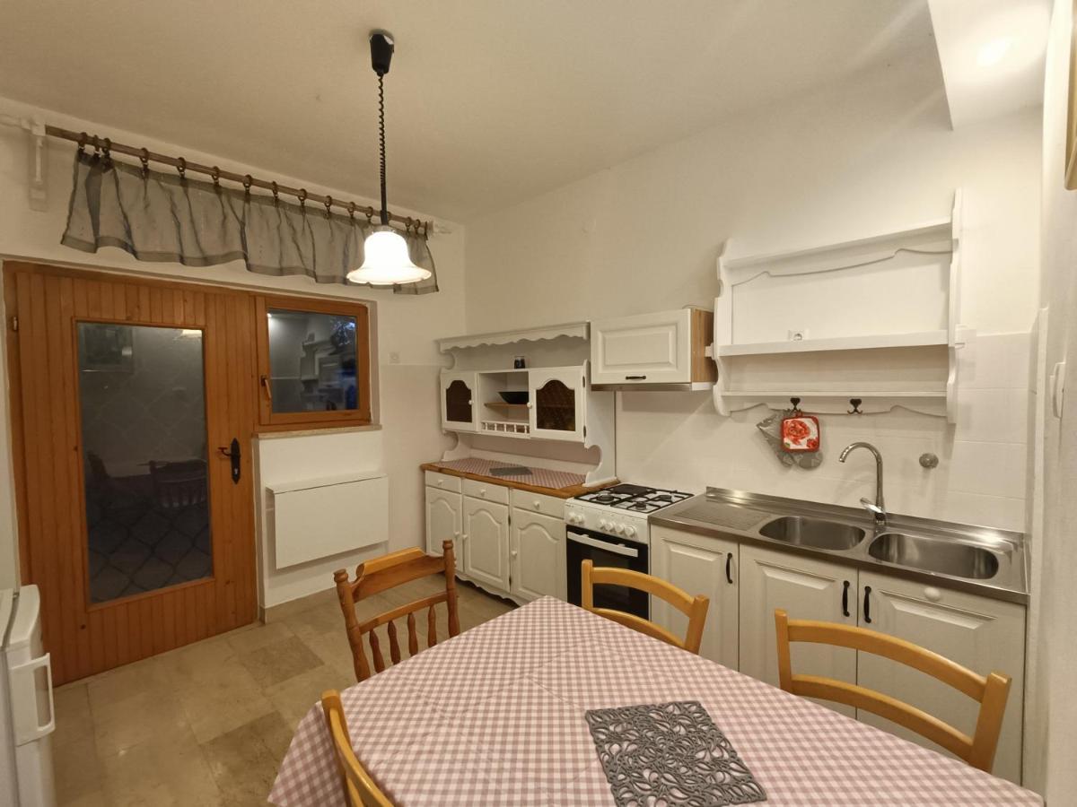 Apartment Pletikos Premantura Exterior photo