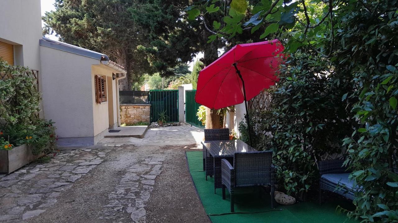 Apartment Pletikos Premantura Exterior photo