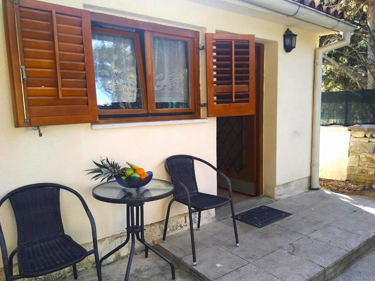 Apartment Pletikos Premantura Exterior photo